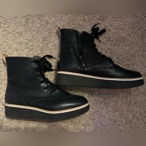 Dr. Scholl’s Local Platform Boots